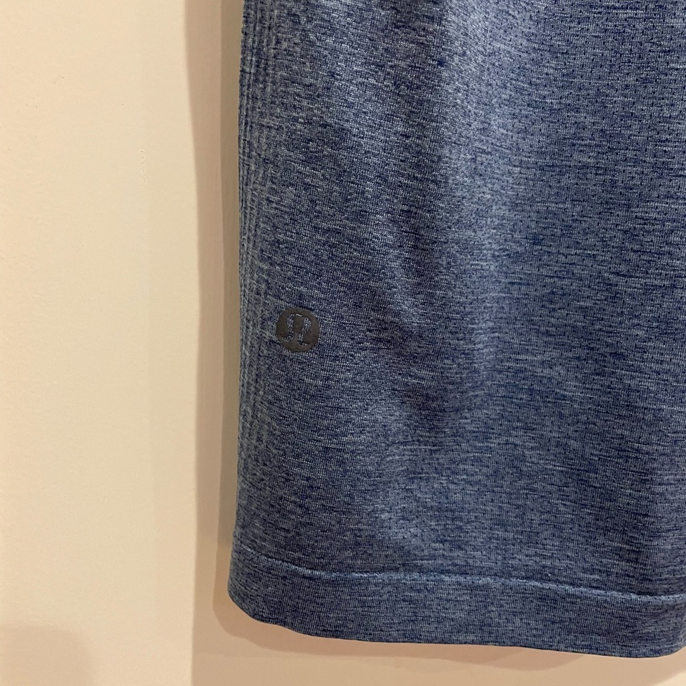 Men's Lululemon Blue Workout T-Shirt - Picture 5 of 5